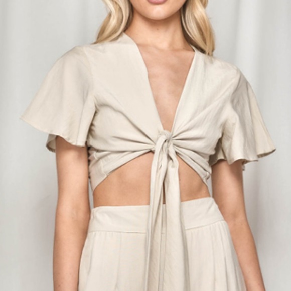 BNWT Women’s Tie Front Coord Set in Beige - Picture 2 of 3